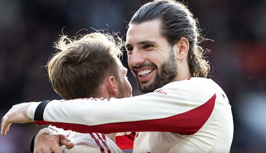 Dominik Szoboszlai tỏa sáng phút bù giờ cứu Liverpool trước Nottingham Forest