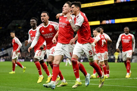 Arsenal đè bẹp Tottenham 4-1: Màn thị uy sức mạnh của Viktor Gyokeres và Eberechi Eze