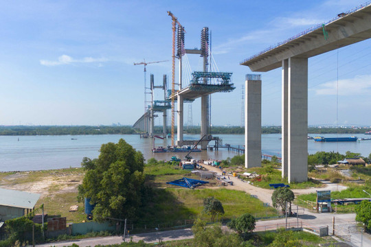 Cầu Phước Khánh trên cao tốc Bến Lức - Long Thành dự kiến hợp long vào tháng 5/2026