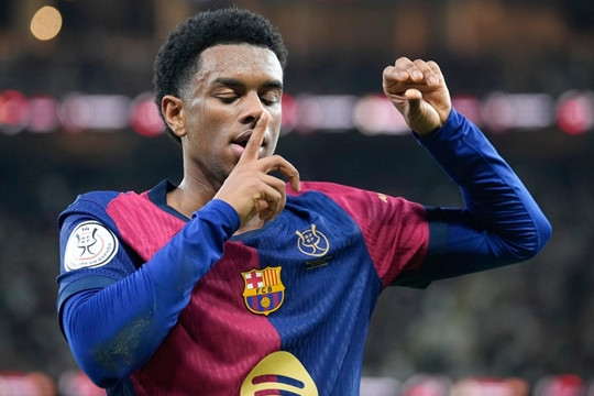 Man Utd nhắm Alejandro Balde của Barcelona: Giải pháp chiến lược cho tử huyệt cánh trái