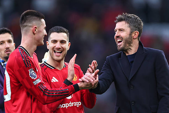 Michael Carrick sửa sai quyết đoán, Benjamin Sesko giúp Man Utd hạ gục Everton