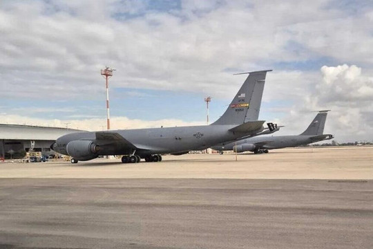 Mỹ triển khai máy bay tiếp dầu KC-135 đến Israel trong bối cảnh căng thẳng với Iran