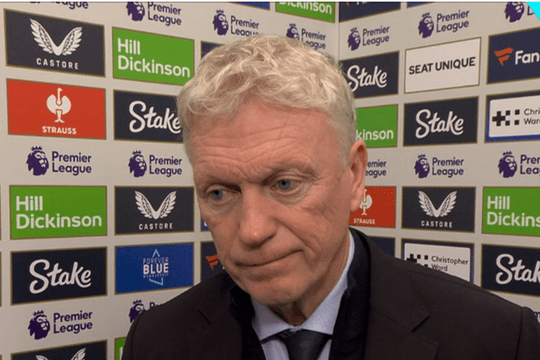 David Moyes khen ngợi thủ thành Senne Lammens sau trận thua của Everton trước Man Utd