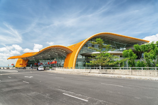 Sân bay Liên Khương tạm đóng cửa 6 tháng để sửa chữa đường băng