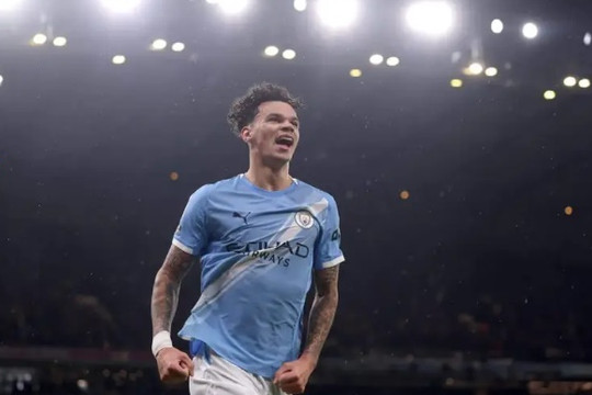 Nico O'Reilly: Sản phẩm học viện Man City đang làm lu mờ dàn tân binh bom tấn của Pep Guardiola
