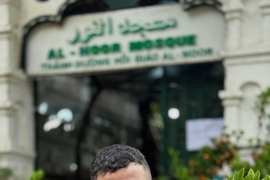 15 năm ăn Tết Việt của chàng trai Palestine: Từ sự lạ lẫm đến triết lý lạt mềm buộc chặt