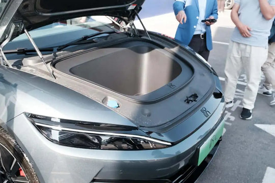 Ford Mustang Mach-E 2026: Khoang chứa đồ phía trước từ trang bị chuẩn thành tùy chọn trả phí