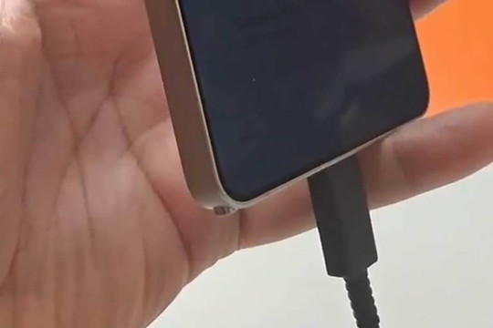 Galaxy S26 Ultra thay đổi thiết kế bút S Pen: Loại bỏ Bluetooth và tinh chỉnh khe cắm mới