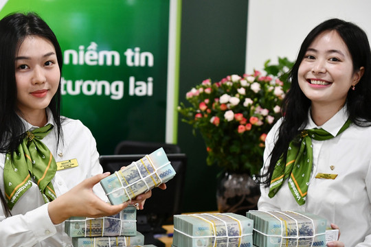 Lãi suất ngân hàng 25/2/2026: Vietcombank và VietinBank cộng lãi suất tới 6,8%