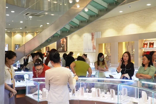 Giá vàng chiều nay 26/2/2026: Vàng SJC nhẫn 9999 giảm hơn 1 triệu đồng; vàng thế giới cùng giảm