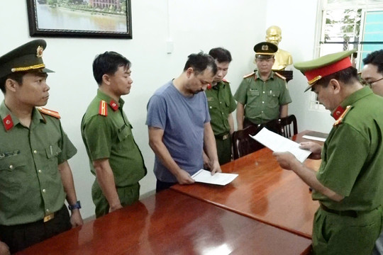 Công an tỉnh Khánh Hòa trục xuất đối tượng người Kazakhstan bị Interpol truy nã đỏ
