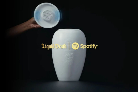 Spotify và Liquid Death ra mắt loa Bluetooth hình hũ tro cốt Eternal Playlist Urn giá 495 USD