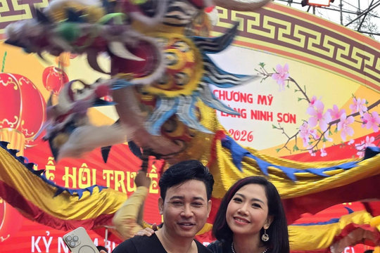 MC Mỹ Vân gặp sự cố nguy hiểm tại lễ hội làng Ninh Sơn