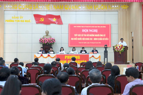 Ứng cử viên ĐBQH khóa XVI tiếp xúc cử tri phường Nam Gia Nghĩa, xã Quảng Tín và Nhân Cơ