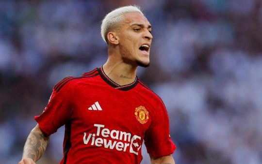 Manchester United dẫn đầu châu Âu về chi tiêu, Chelsea lập kỷ lục lỗ 355 triệu bảng