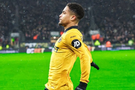 Wolves quật ngã Aston Villa 2-0: Cú sốc tại Midlands và nỗi lo từ Man Utd