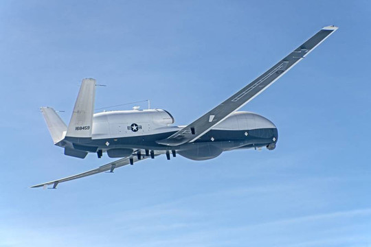 Nghi vấn máy bay trinh sát MQ-4C Triton của Mỹ bị gây nhiễu điện tử gần Iran