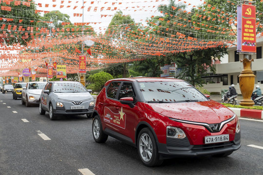 VinFast VF 5: Lăn bánh từ 500 triệu đồng và đặc quyền sạc pin miễn phí 3 năm