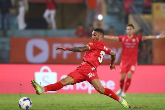 CAHN ngược dòng thắng HAGL 3-1: Bản lĩnh của ứng viên vô địch V.League