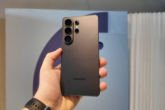 Camera Galaxy S26 Ultra: Cải tiến khẩu độ giúp thu sáng tốt hơn nhưng gây khó cho chụp ảnh macro