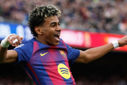 Lamine Yamal lập hat-trick siêu hạng giúp Barcelona đè bẹp Villarreal 4-1 tại La Liga