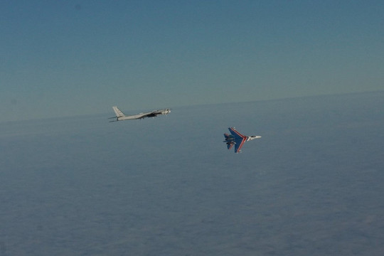 Nga triển khai tiêm kích Su-35 thuộc đội bay biểu diễn Hiệp sĩ Nga làm nhiệm vụ chiến đấu
