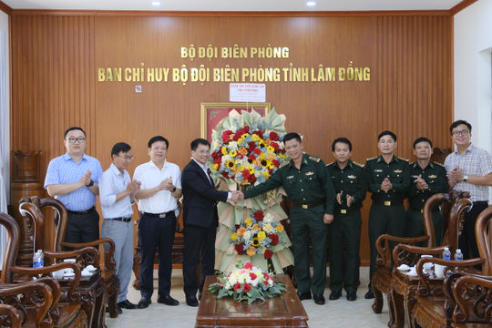Đoàn ĐBQH Lâm Đồng chúc mừng kỷ niệm 67 năm Ngày Truyền thống Bộ đội Biên phòng