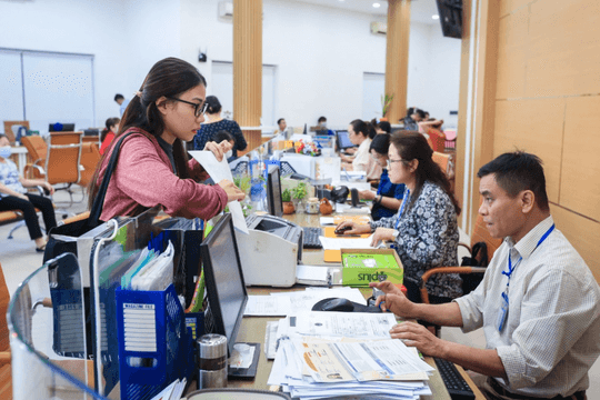 Ký hợp đồng sau nghỉ tinh giản, có được trợ cấp nữa không?