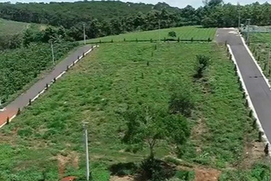 Có được hiến đất mở đường để tách thửa?