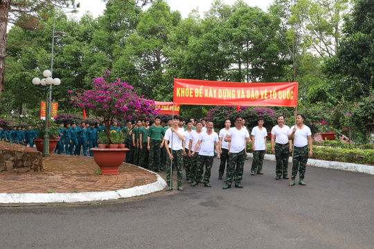 Các đơn vị lực lượng vũ trang phía Tây Lâm Đồng ra quân huấn luyện, phát động thi đua cao điểm