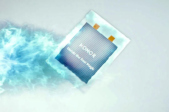 HONOR ra mắt pin Blade Battery 7,000mAh cho smartphone màn hình gập tại MWC 2026