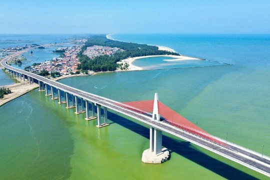 Cầu vượt cửa biển 2.400 tỷ đồng dài nhất miền Trung dự kiến thông xe quý II/2026