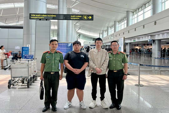 An Giang phối hợp trục xuất 2 công dân Trung Quốc nhập cảnh trái phép vào Việt Nam