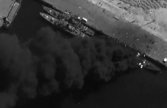 Hải quân Mỹ đánh chìm tàu chiến Iran sau vụ tấn công tên lửa vào tàu sân bay CVN-72