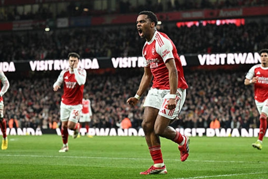 Jurrien Timber tỏa sáng giúp Arsenal đánh bại Chelsea 2-1: Tầm ảnh hưởng của hậu vệ biên toàn diện