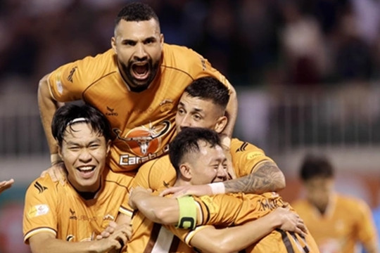 HAGL và cuộc chiến trụ hạng V-League: Đặt cược vào 'những gã khổng lồ' nơi hàng thủ
