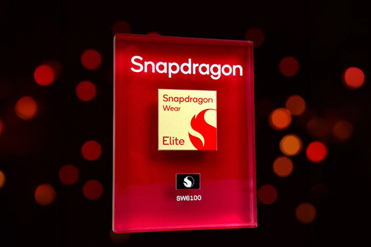 Qualcomm ra mắt Snapdragon Wear Elite: Chip AI cho smartwatch mạnh gấp 5 lần