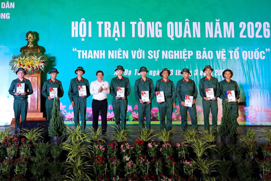Bí thư Tỉnh ủy Lâm Đồng Y Thanh Hà Niê Kđăm dự Hội trại tòng quân tại Đạ Tẻh
