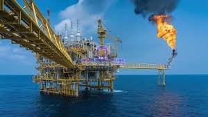 Giá dầu thế giới tiến sát mốc cao nhất 7 tháng, Brent đạt 71,97 USD một thùng