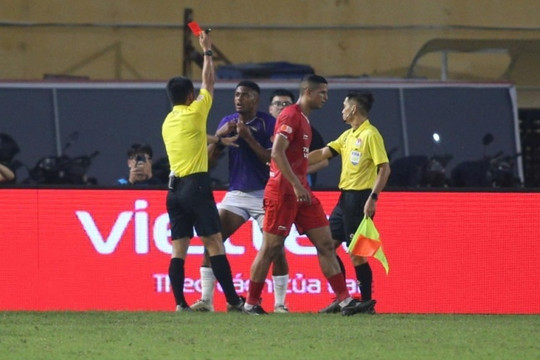 Hà Nội FC mất hai trụ cột quan trọng trước trận derby Thủ đô với CAHN