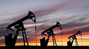 Giá dầu thế giới ngày 26/2: Brent duy trì mốc 71,06 USD, WTI tăng nhẹ