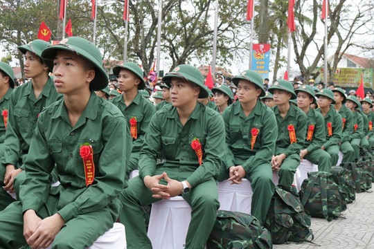 Chế độ, chính sách với hạ sĩ quan, binh sĩ tại ngũ, xuất ngũ; thân nhân hạ sĩ quan, binh sĩ tại ngũ