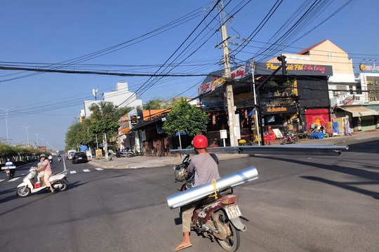 Mạnh tay xử lý xe máy vi phạm trật tự giao thông