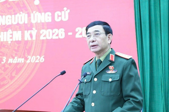 General Phan Van Giang meets voters in Thai Nguyen