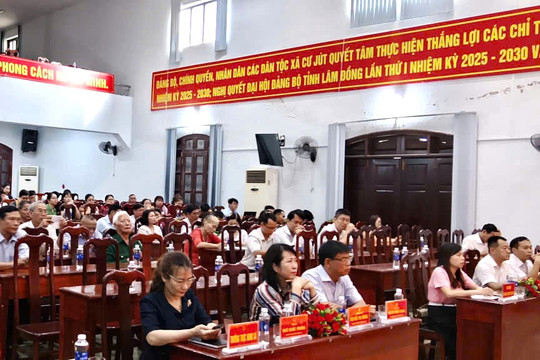 Ứng cử viên đại biểu HĐND tỉnh Lâm Đồng tiếp xúc cử tri xã Cư Jút