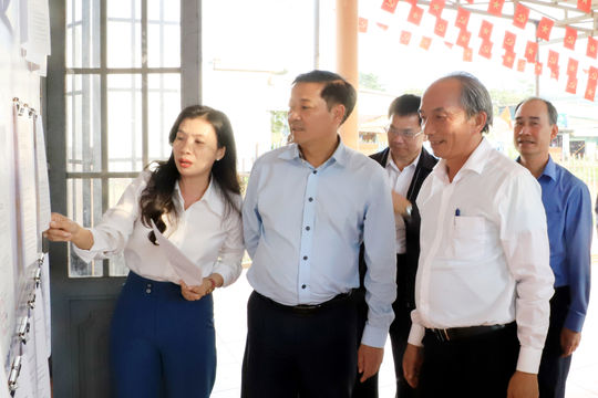 Lãnh đạo UBND tỉnh kiểm tra công tác bầu cử tại khu vực phía Tây Lâm Đồng