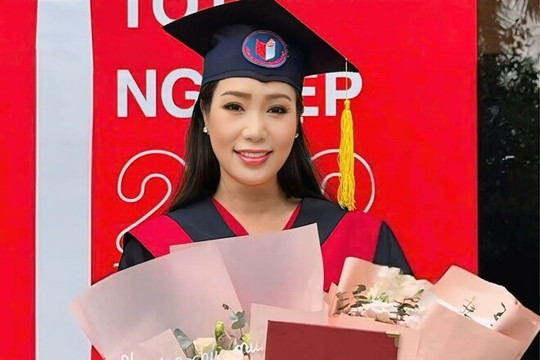 NSND Trịnh Kim Chi học Tiến sĩ ở tuổi 55 và sự lăn xả nghề nghiệp của NSƯT Hạnh Thúy