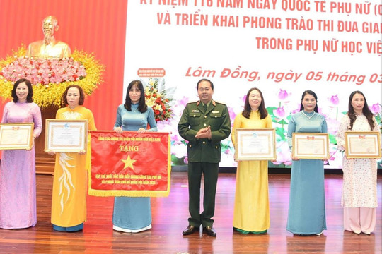 Phụ nữ Học viện Lục quân phát động phong trào thi đua