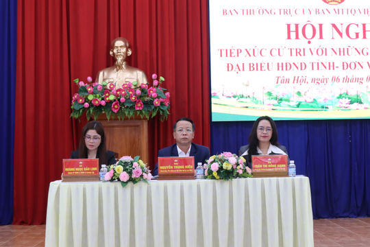 Cử tri xã Tân Hội quan tâm đến vấn đề xử lý rác thải và phòng chống hàng giả, hàng nhái