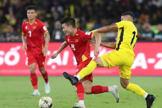 Bóng đá Malaysia đứng trước nguy cơ bị loại khỏi Asian Cup và xử thua Việt Nam 0-3